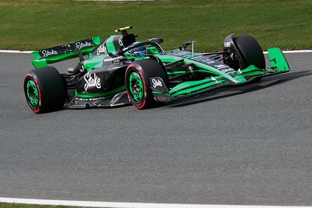 关于索伯车队鏖战威廉姆斯,汉密尔顿刷新纪录的信息 关于索伯车队鏖战威廉姆斯,汉密尔顿刷新纪录的信息