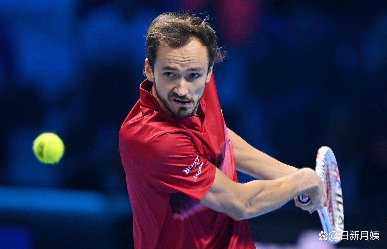 拉沃尔杯轻取蒙特卡洛大师赛，梅德韦杰夫点燃赛场的简单介绍