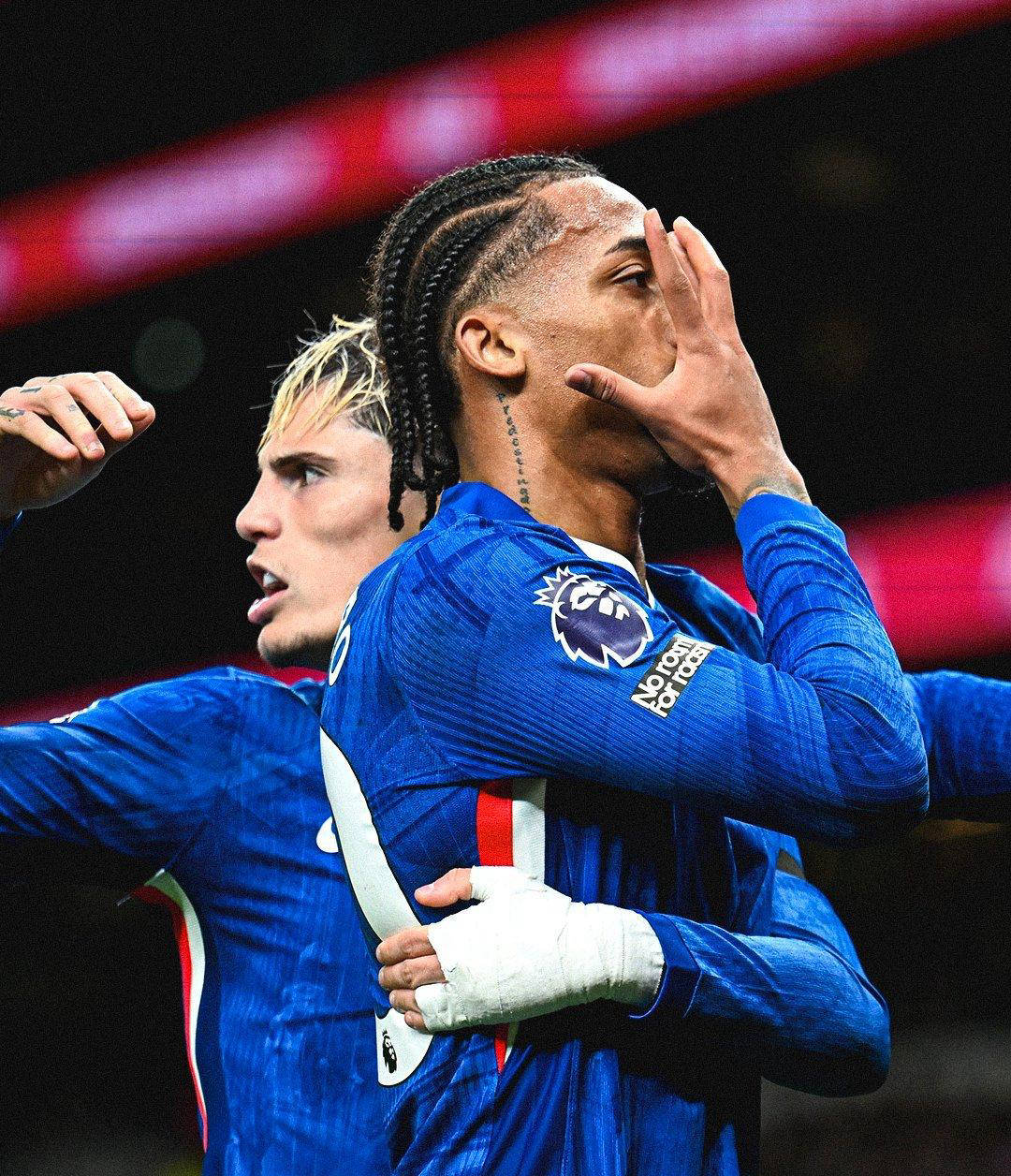 拜仁逆转乌拉圭，格纳布里扛起全队