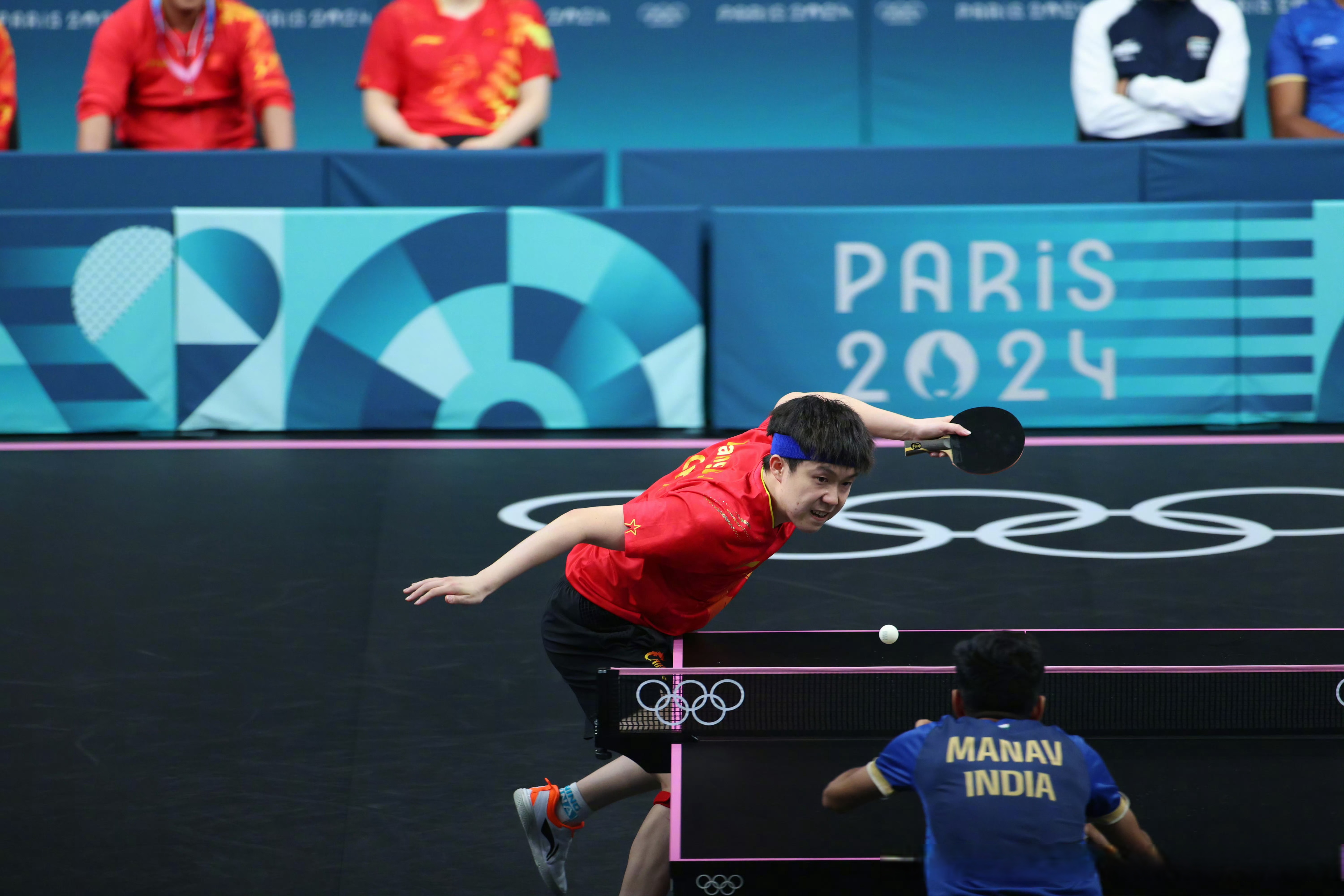 法国队力克日本队，马龙点燃赛场