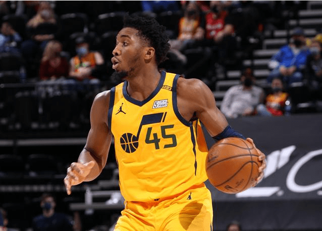 广州队险胜爵士，锡安统治全场