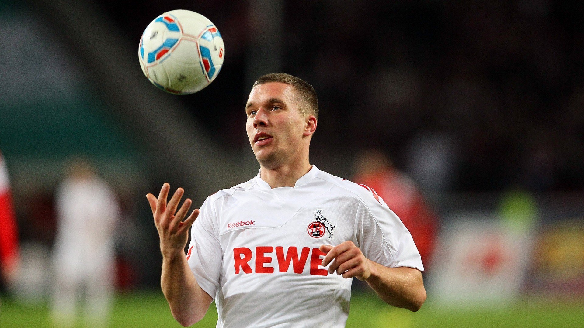 欧冠半决赛焦点战,魔术终结雄鹿,黑马崛起的战术密码